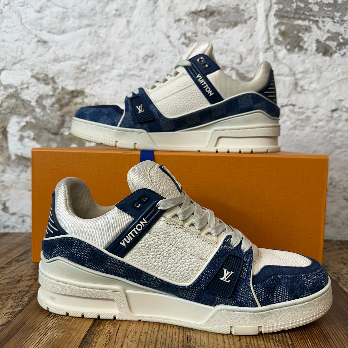 Louis Vuitton Denim Damier White Trainer Sz 7.5 (6LV)
