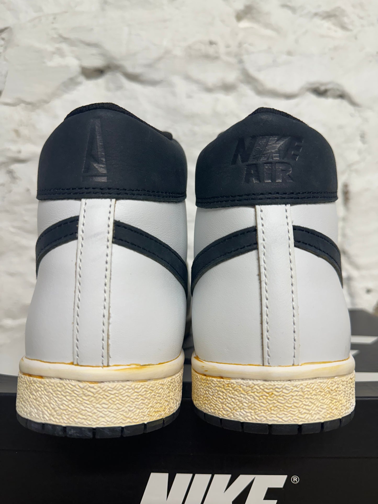 Nike Jordan Air Ship A Ma Maniere White Black Sz 11 DS
