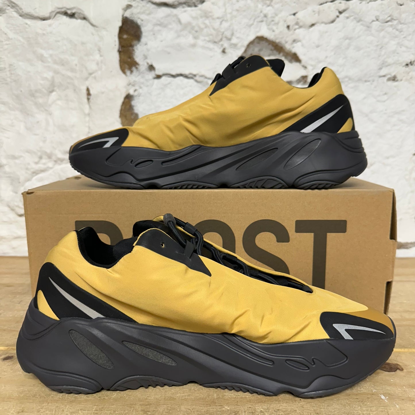 Yeezy 700 MNVN Honey Flux Sz 12