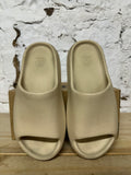 Yeezy Slide Bone Sz 9