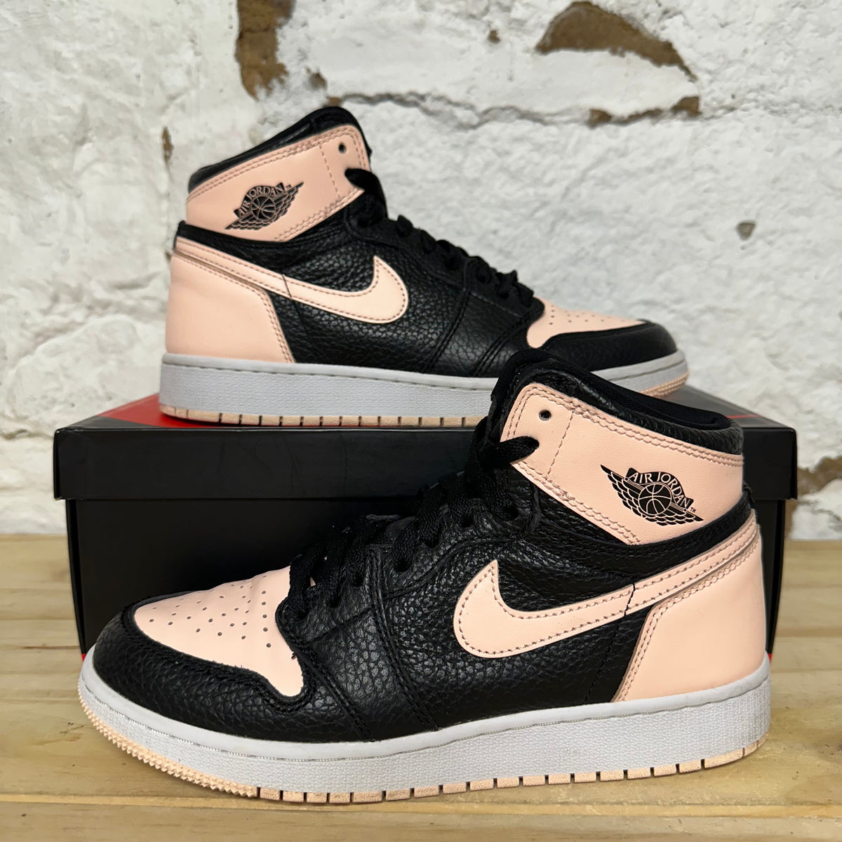 Air Jordan 1 High Crimson Tint Sz 5.5Y