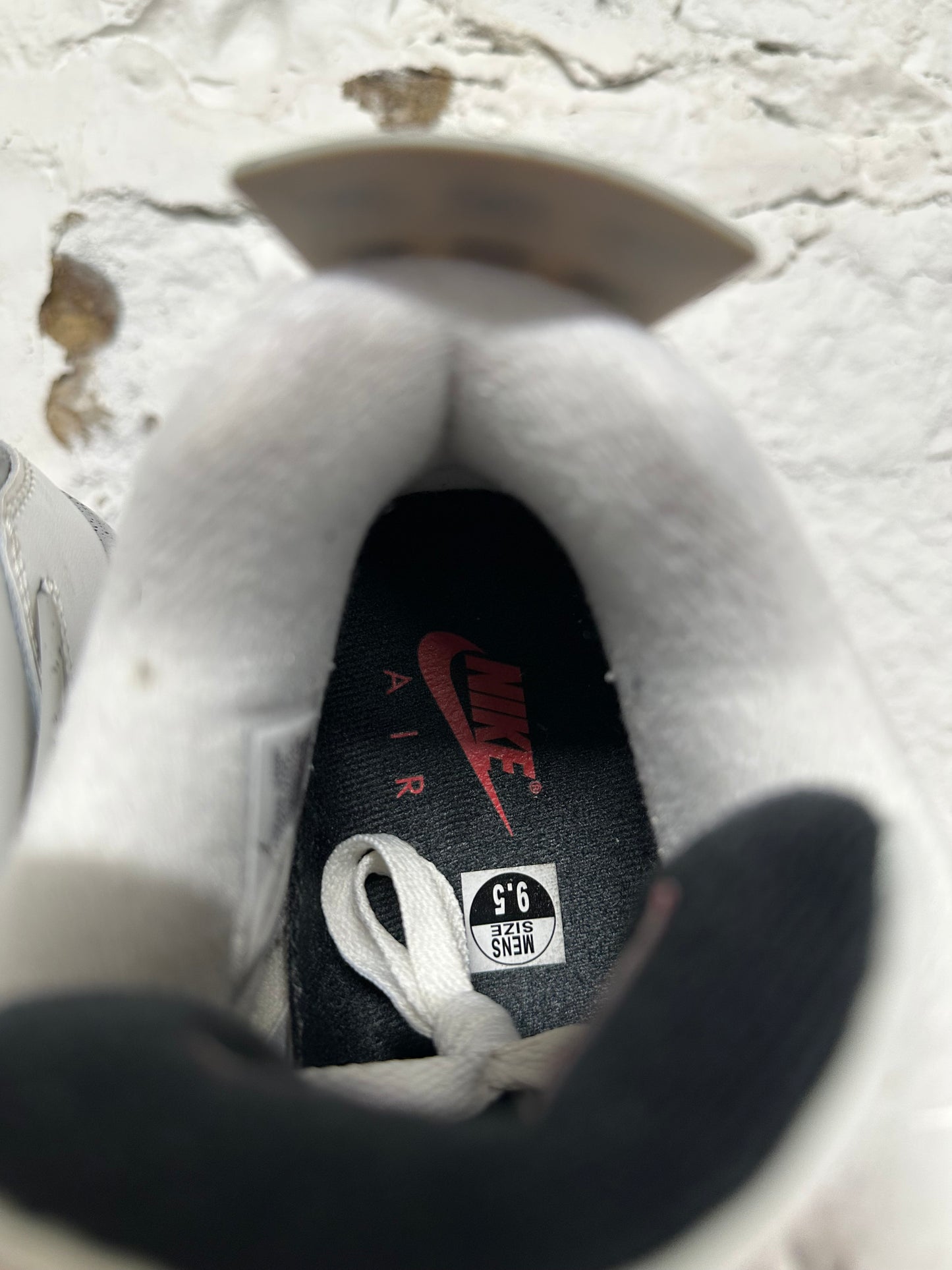 Air Jordan 4 White Cement Sz 9.5