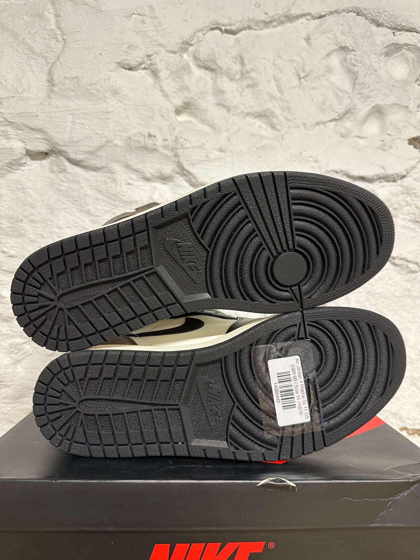 Air Jordan 1 High Dark Mocha Sz 11 DS