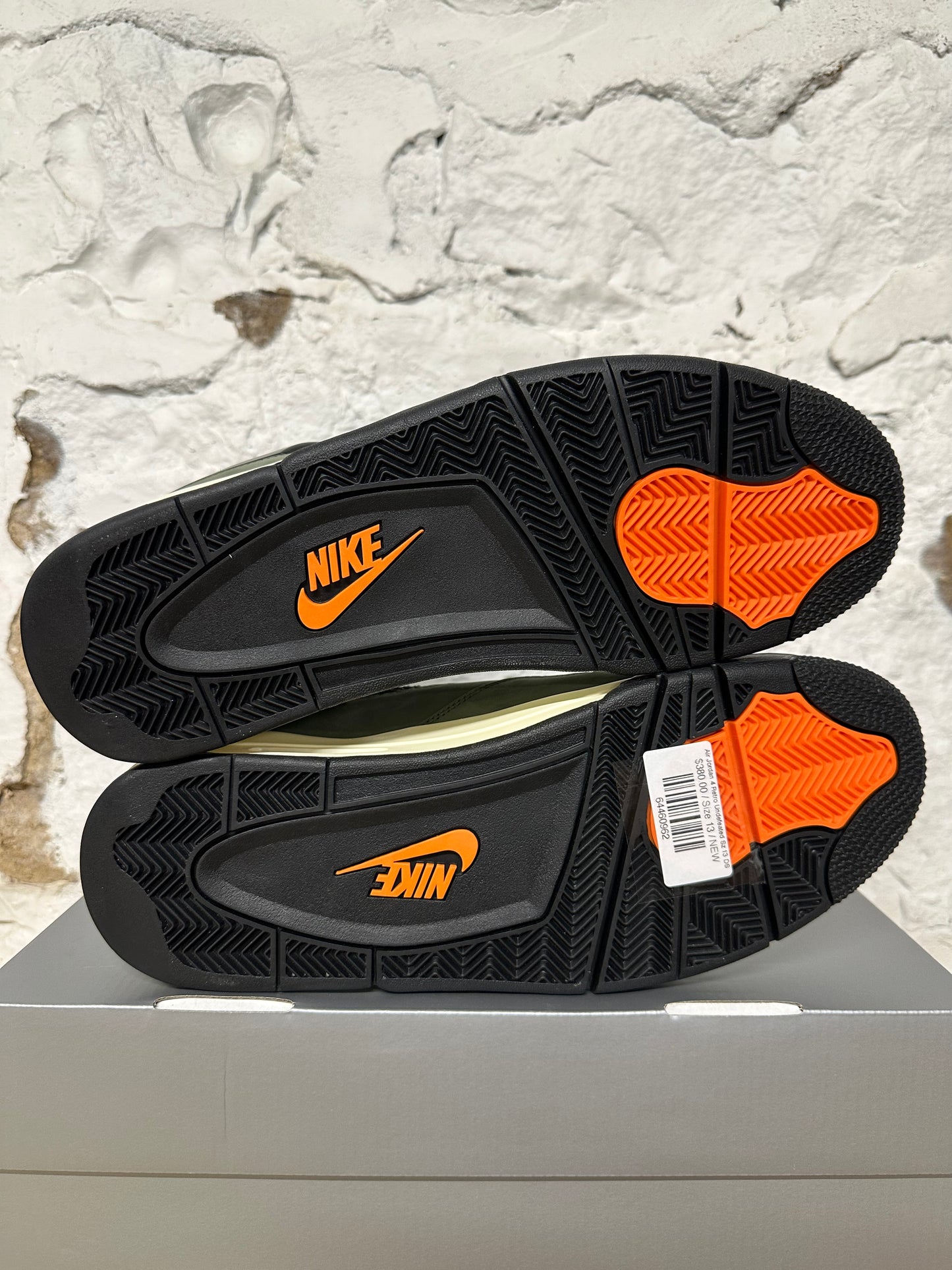 Air Jordan 4 Retro Undefeated Sz 13 DS