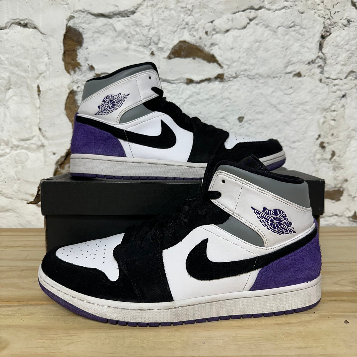 Air Jordan 1 Mid SE Purple Sz 11.5