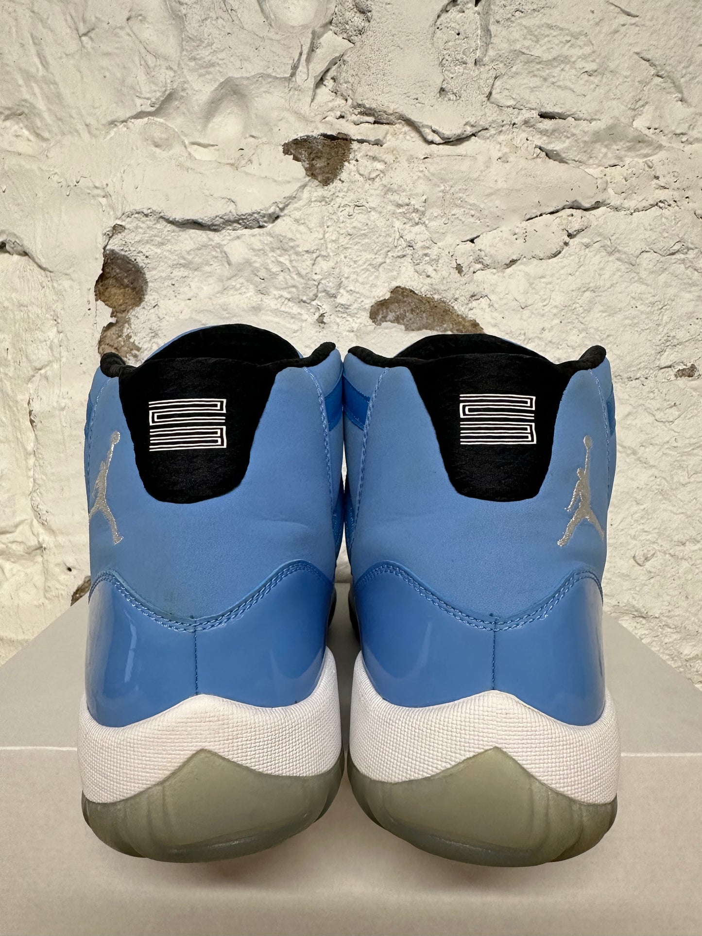 Air Jordan 11 High Pantone Sz 12