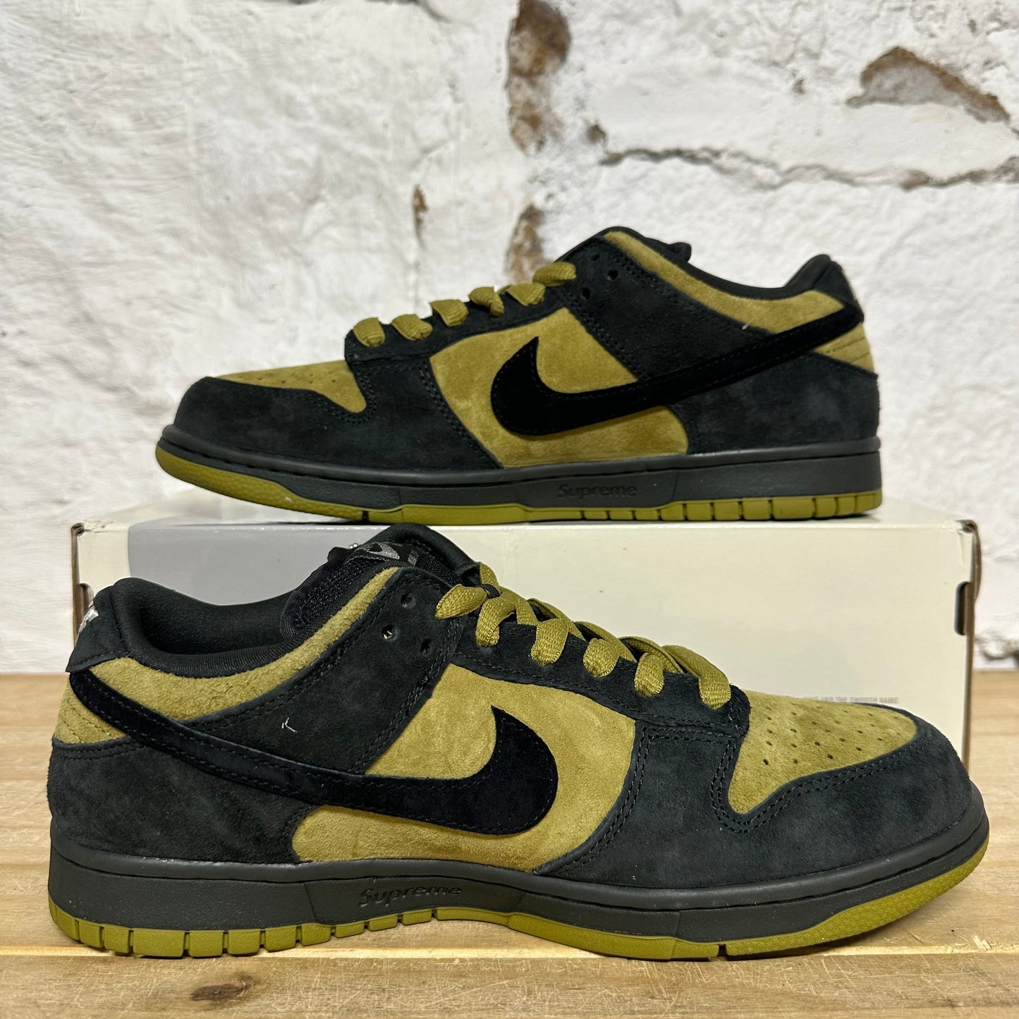 Nike SB Dunk Low Supreme 94 Camper Green Sz 8.5 DS
