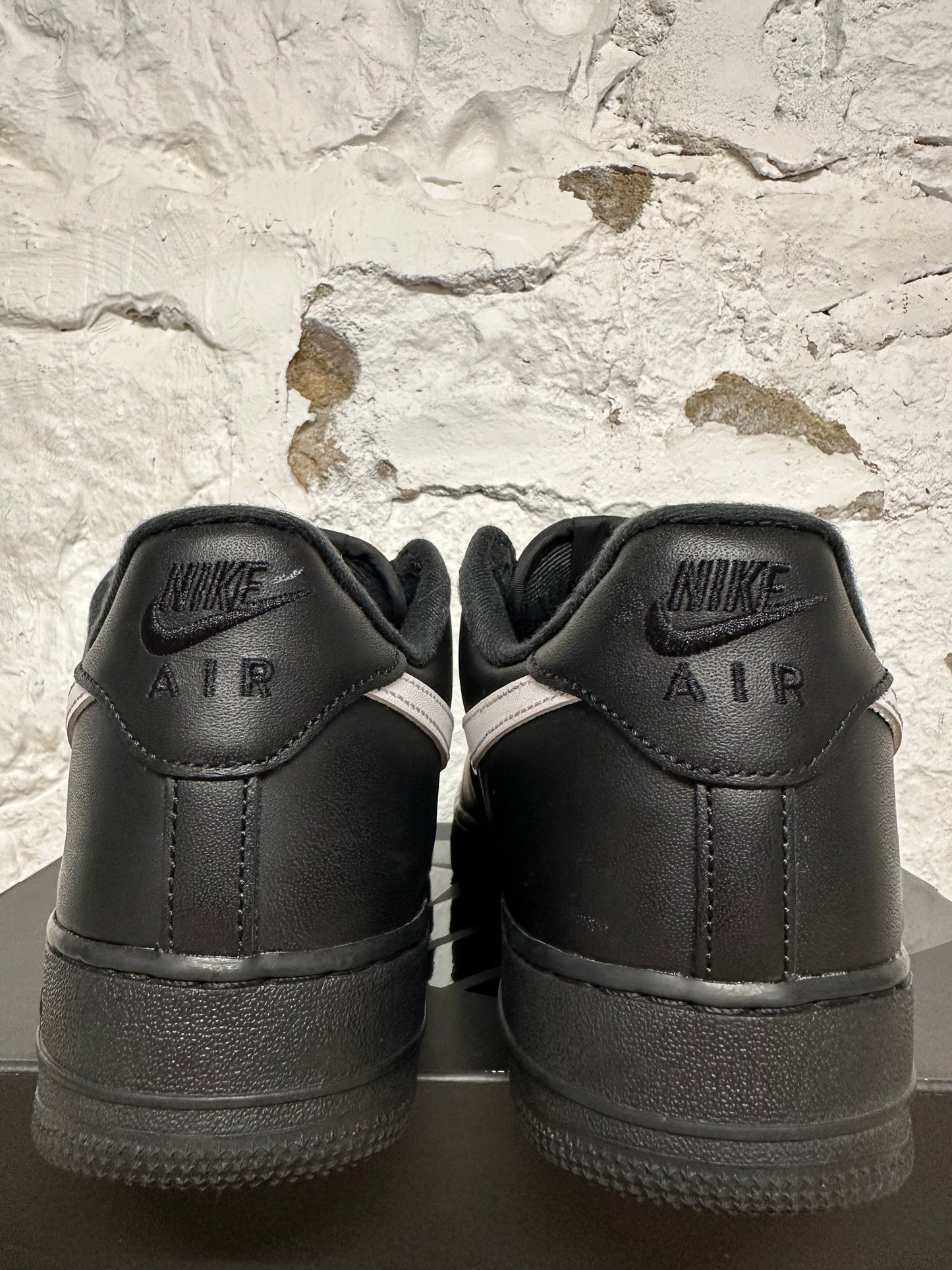 Nike AF1 Supreme Black White Sz 9.5