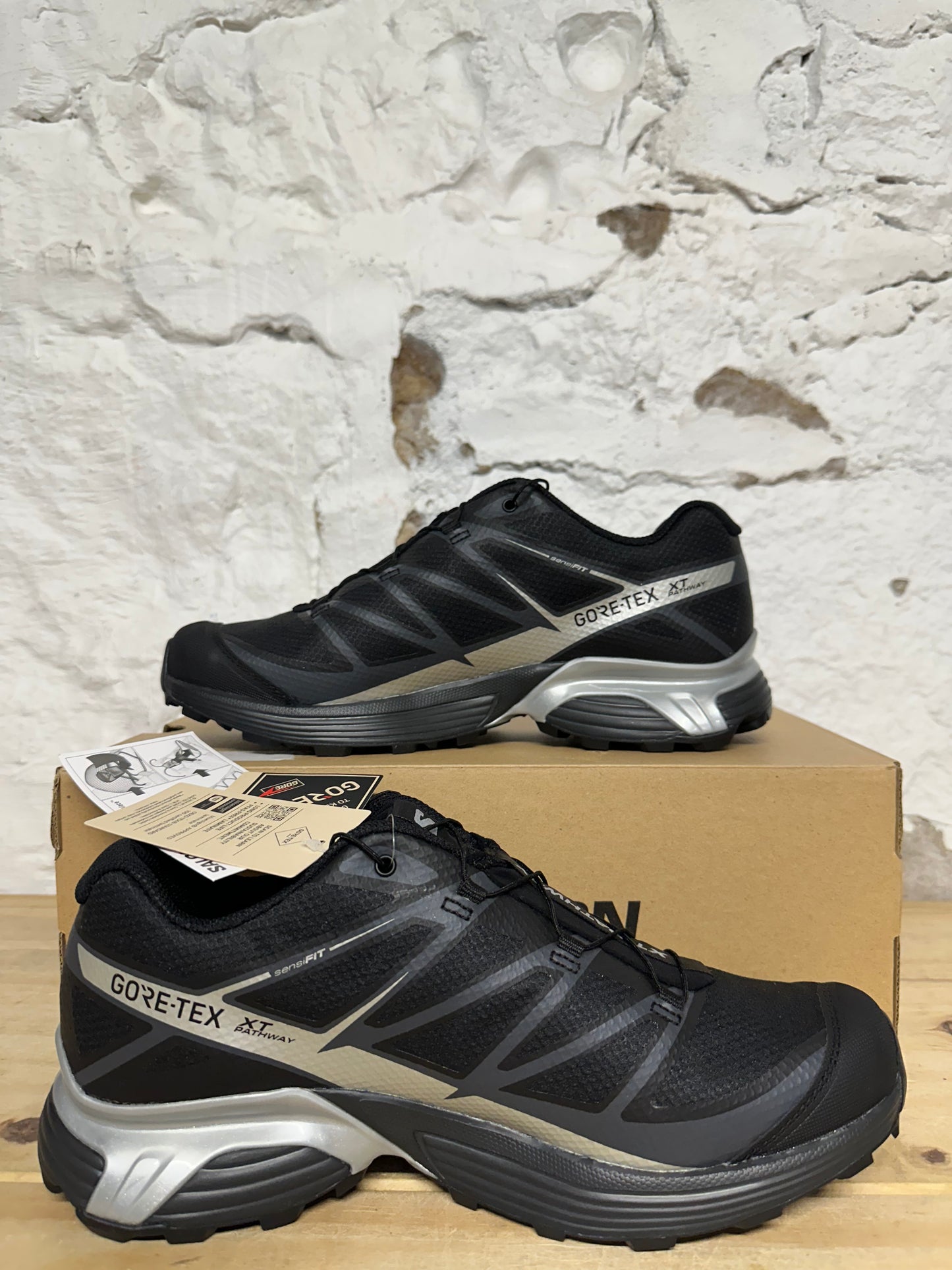 Salomon XT Pathway Gore Tex Black Silver Sz 9 DS