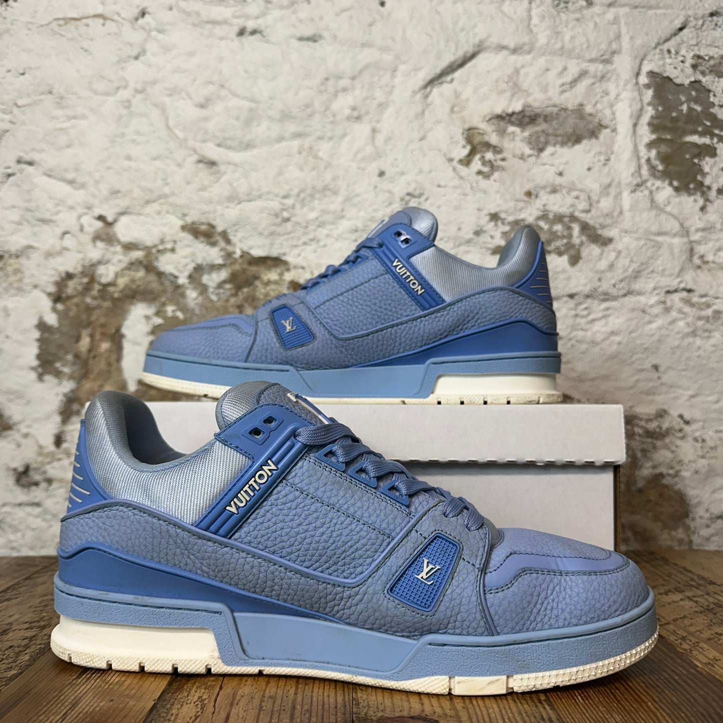 Louis Vuitton Light Gradient Blue Trainer Sneaker Sz 10.5 (9LV)