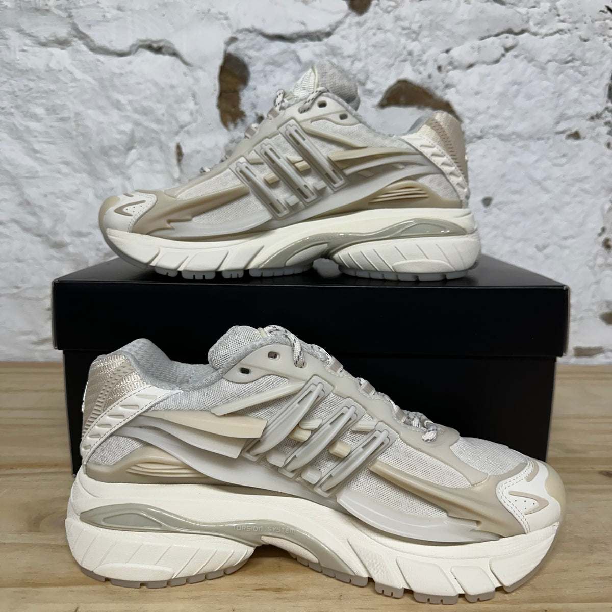 Adidas Pharrell Jellyfish White Sz 8.5 DS