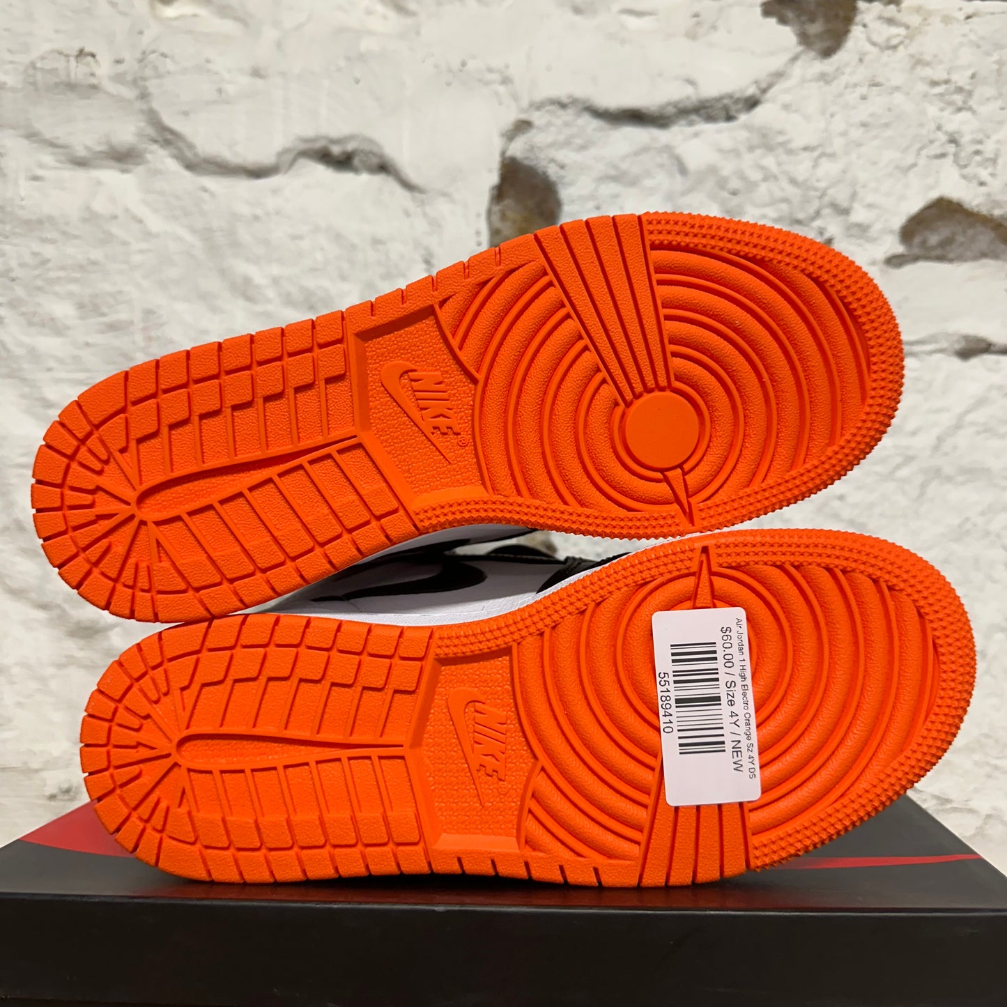Air Jordan 1 High Electro Orange Sz 4Y DS