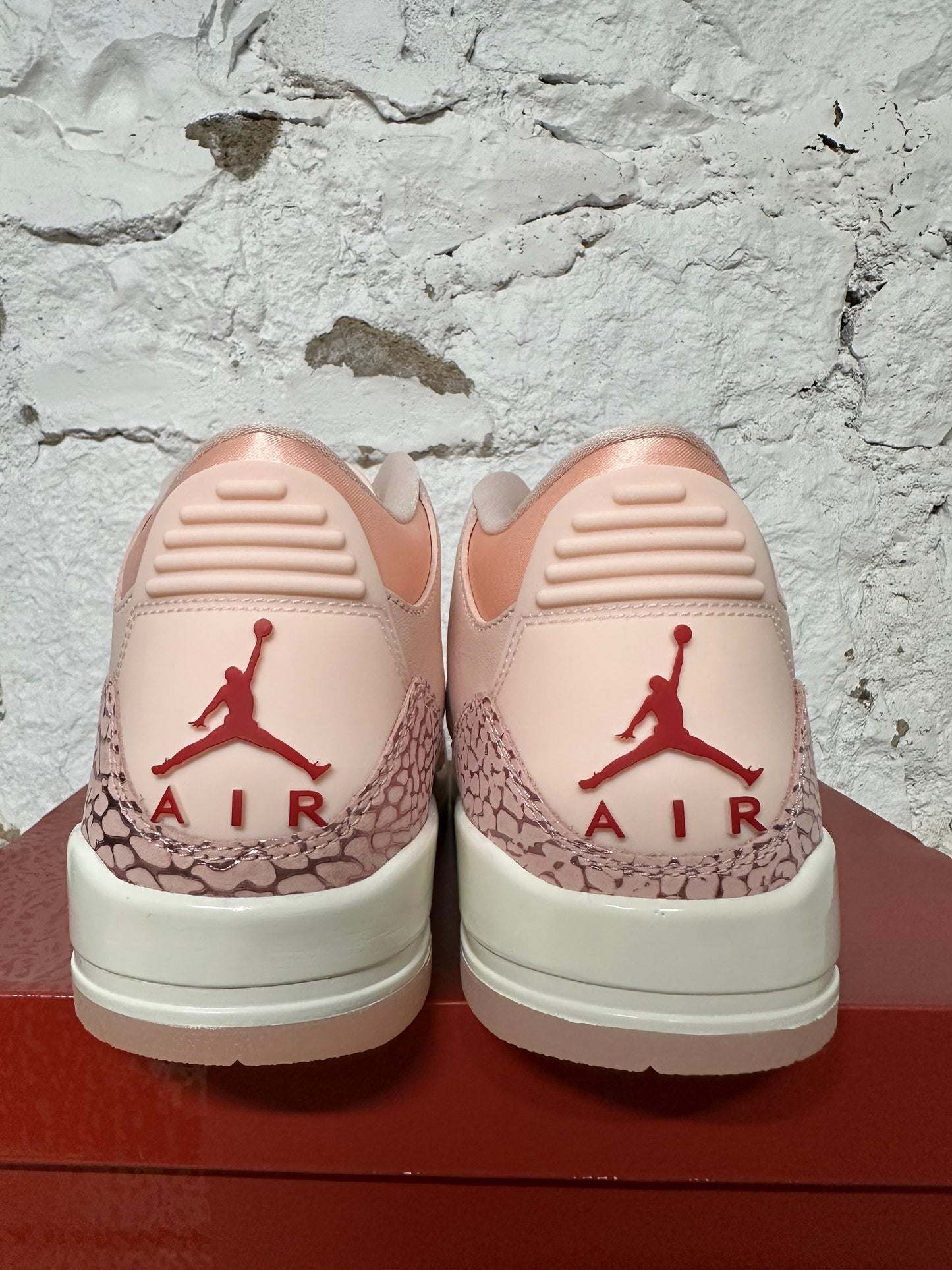 Air Jordan 3 Valentines Day Treat Yourself Sz 10.5 (12W) DS