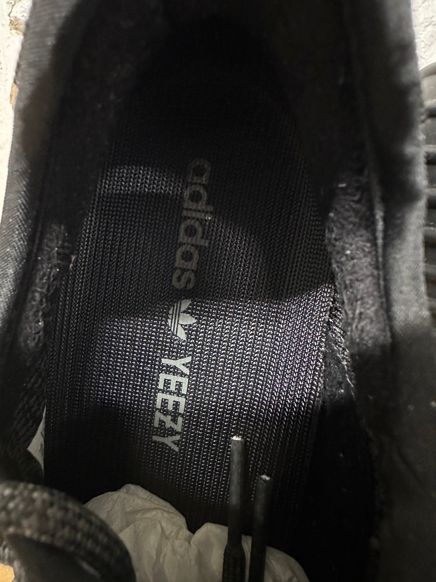 Yeezy 350 Pirate Black Sz 8 DS