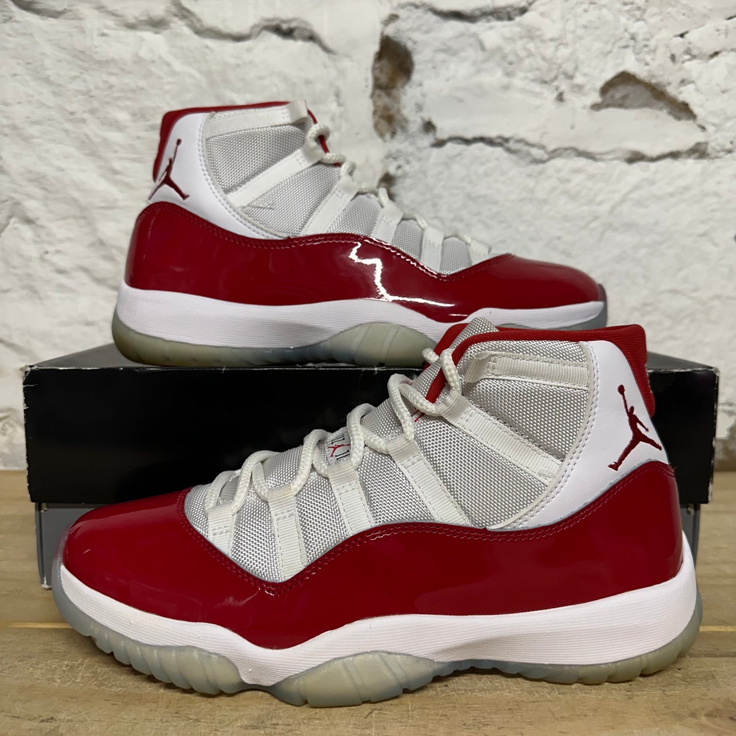 Air Jordan 11 High Cherry Sz 9.5