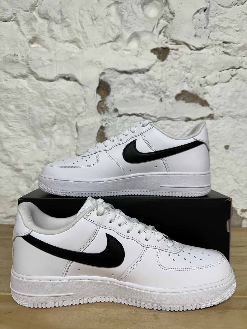 Nike Air Force 1 Low Supreme White Black Sz 9.5 DS