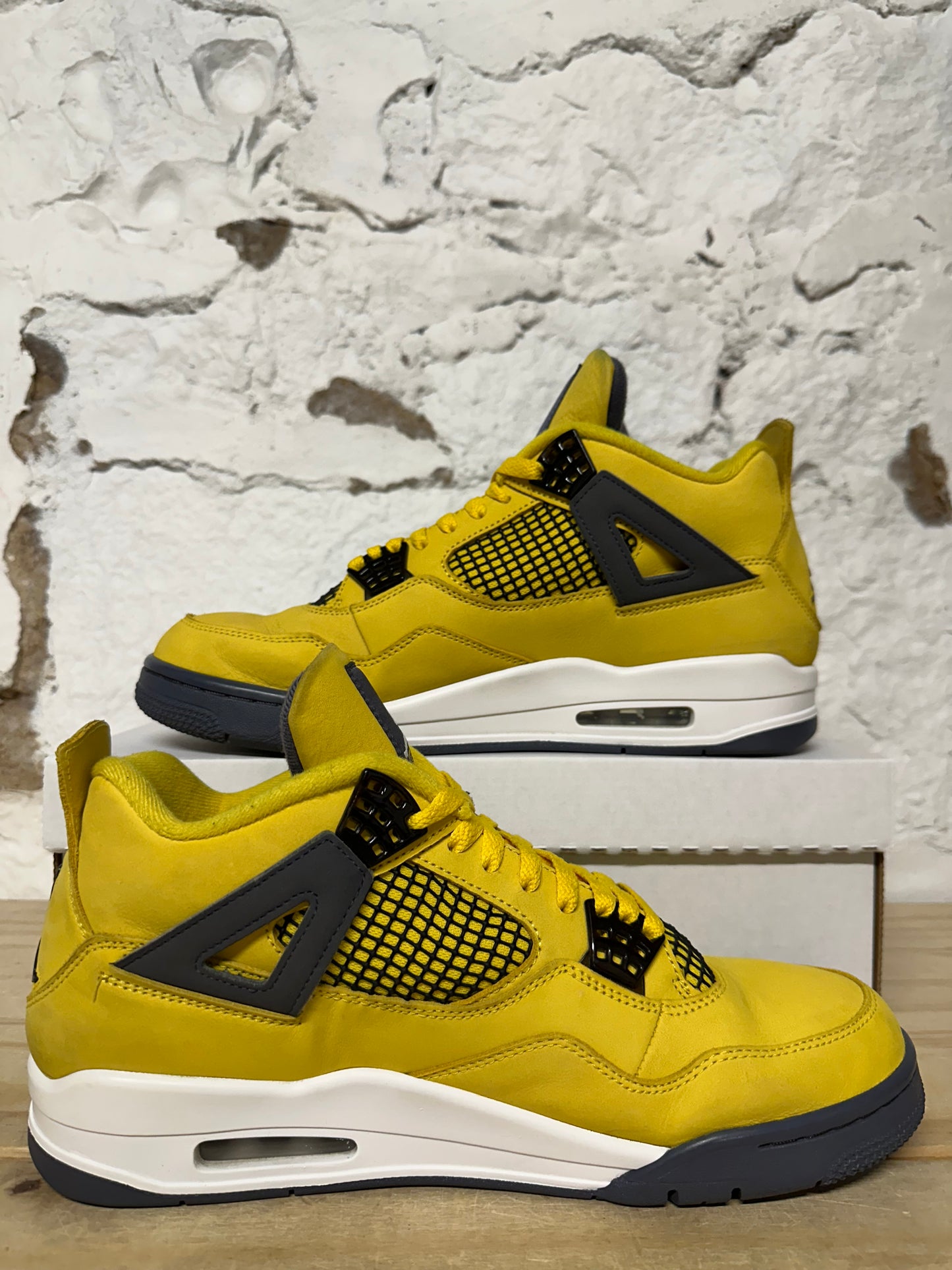 Air Jordan 4 Lightning Sz 11