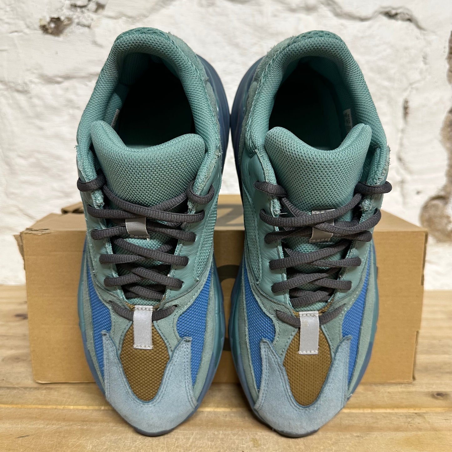 Yeezy 700 Faded Azure Sz 9