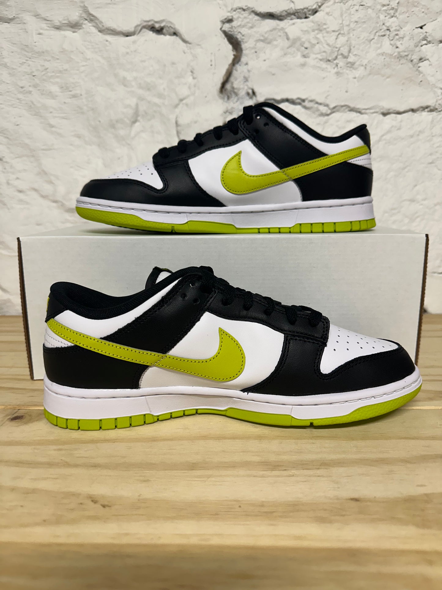 Nike Dunk Low Black Bright Cactus Sz 8 DS