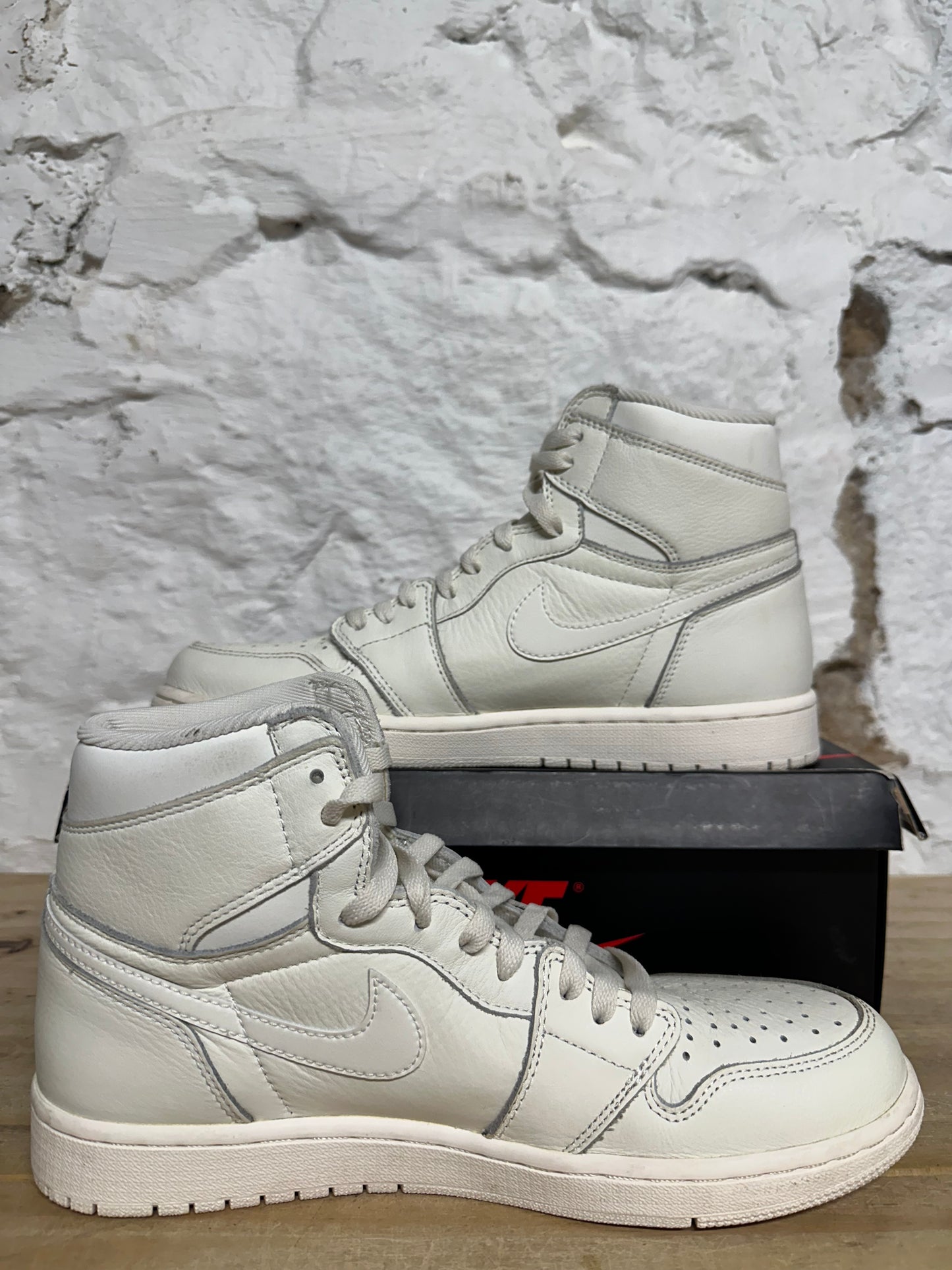 Air Jordan 1 High Sail Sz 9.5