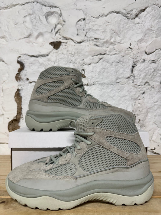 Yeezy DSRT Boot Salt Sz 11