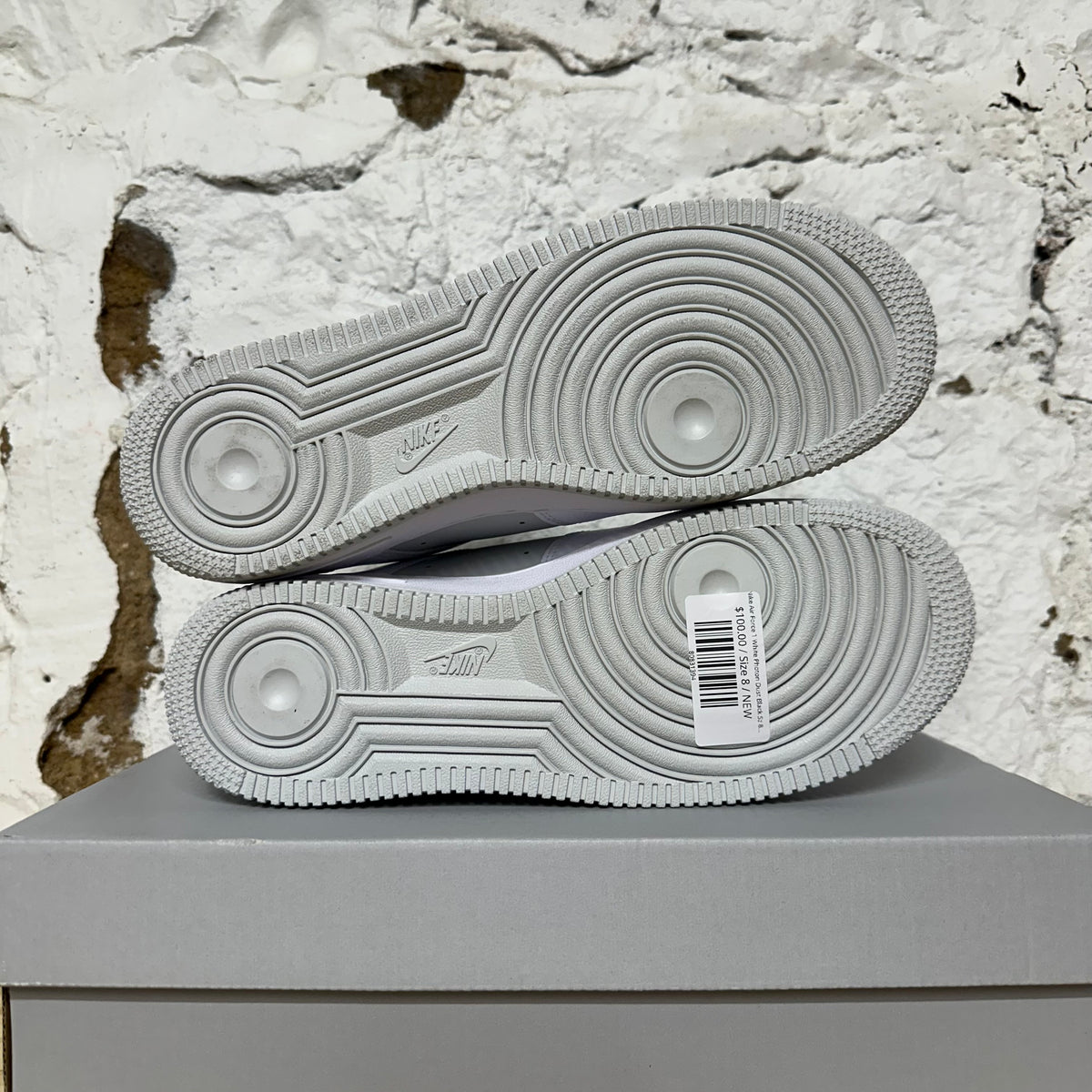 Nike Air Force 1 White Photon Dust Black Sz 8 DS