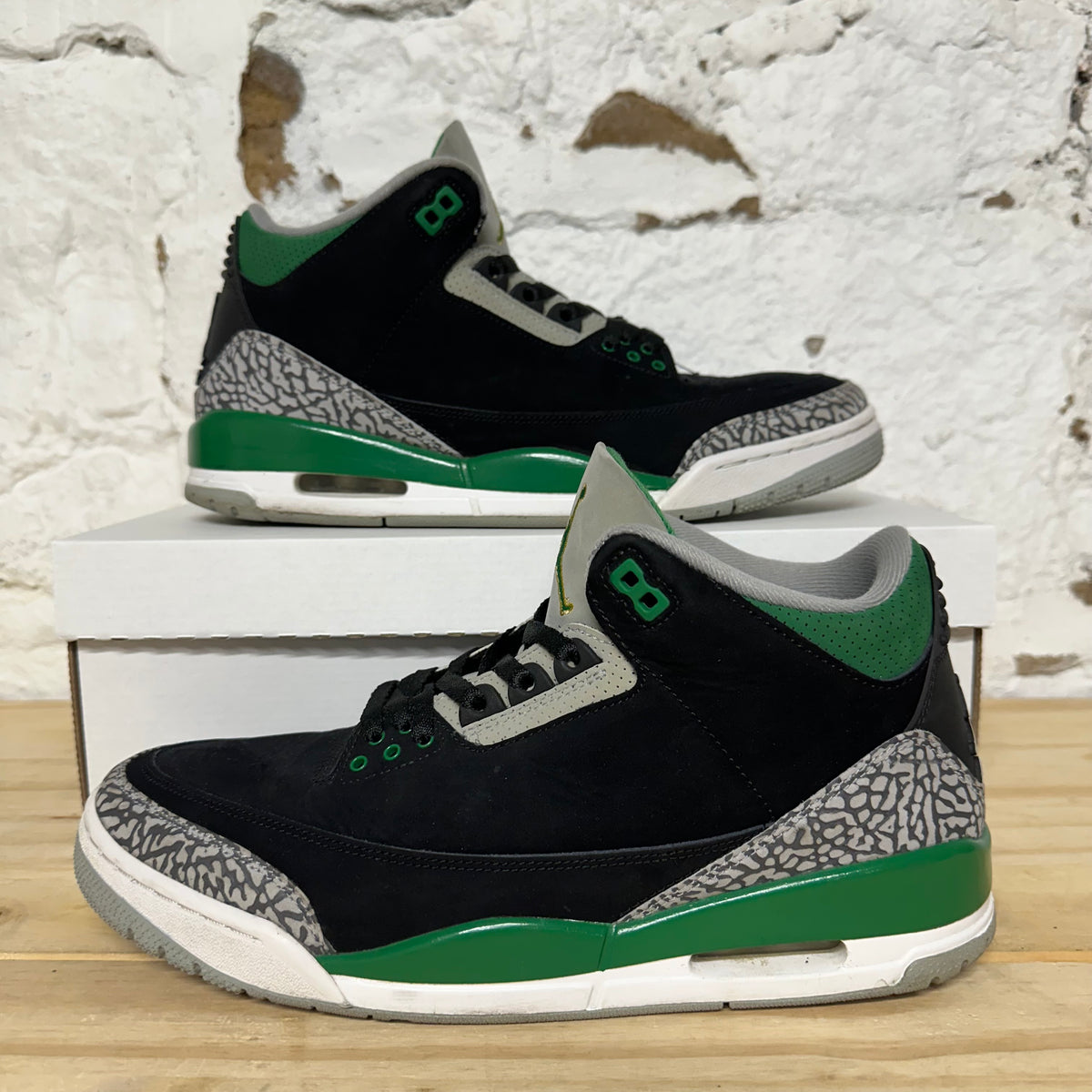 Air Jordan 3 Pine Green Sz 11