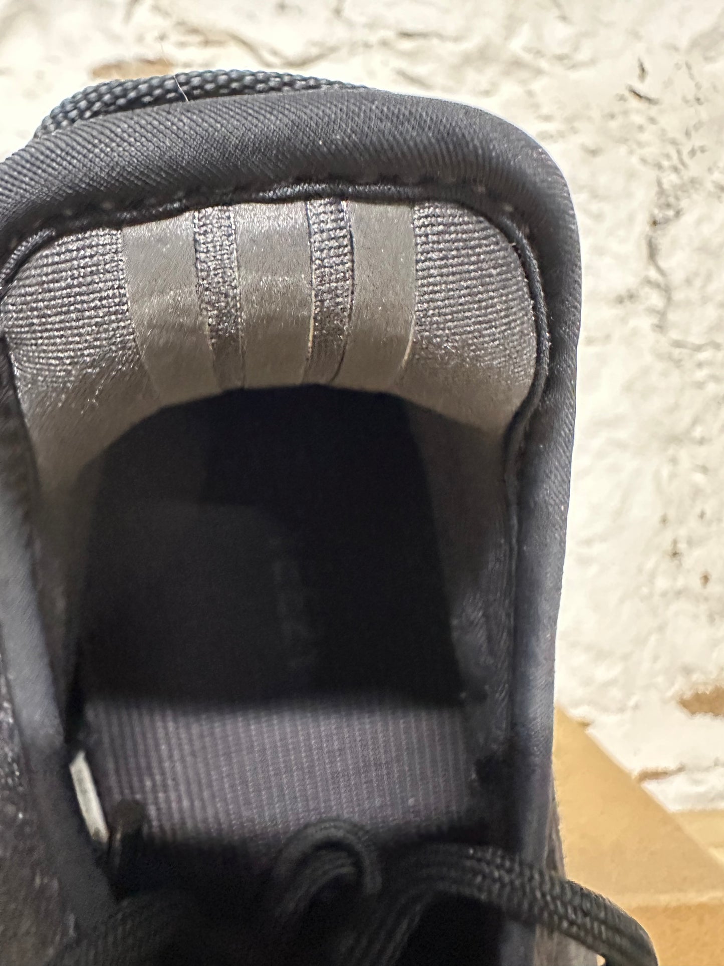 Yeezy 350 Onyx Sz 11