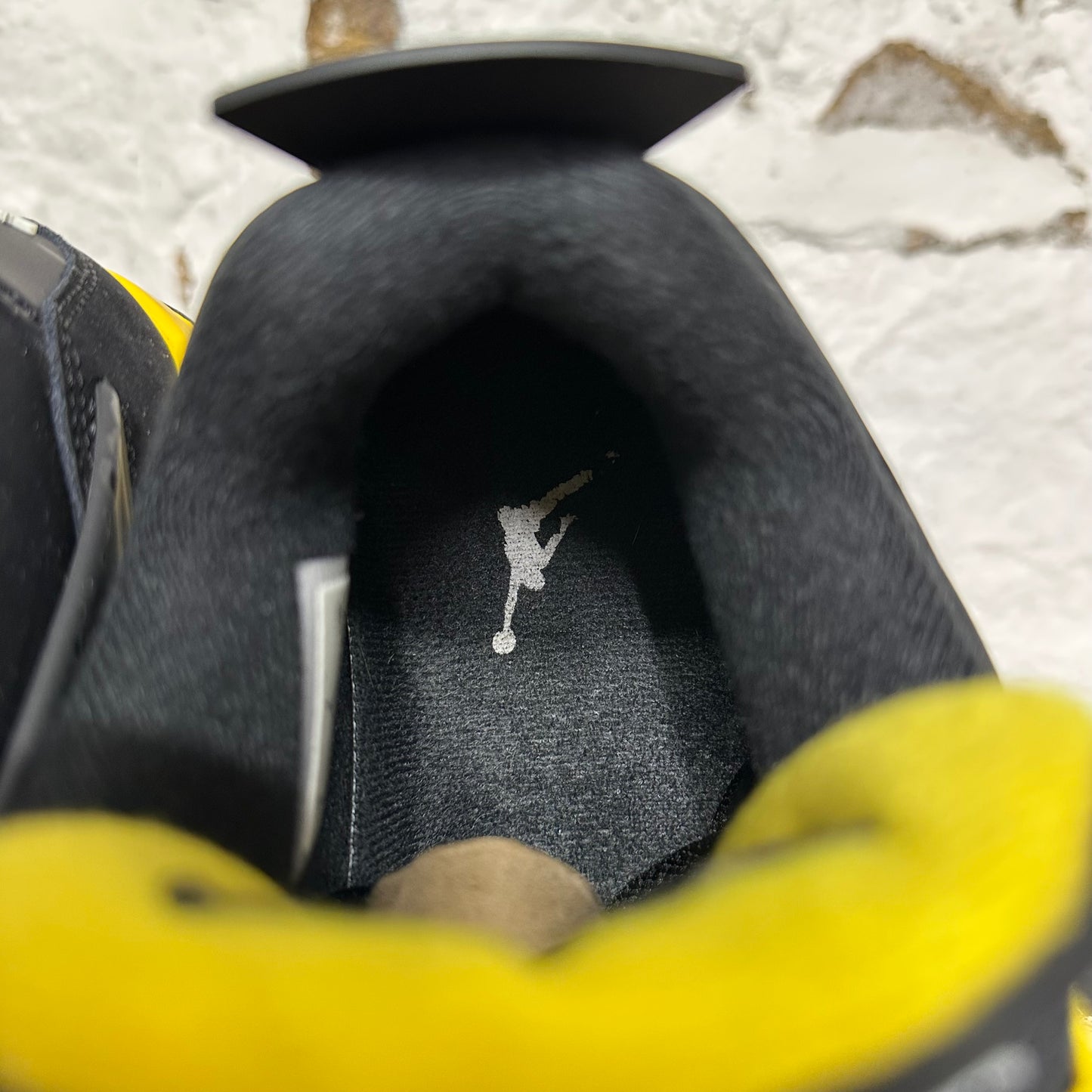 Air Jordan 4 Thunder (2023) Sz 8