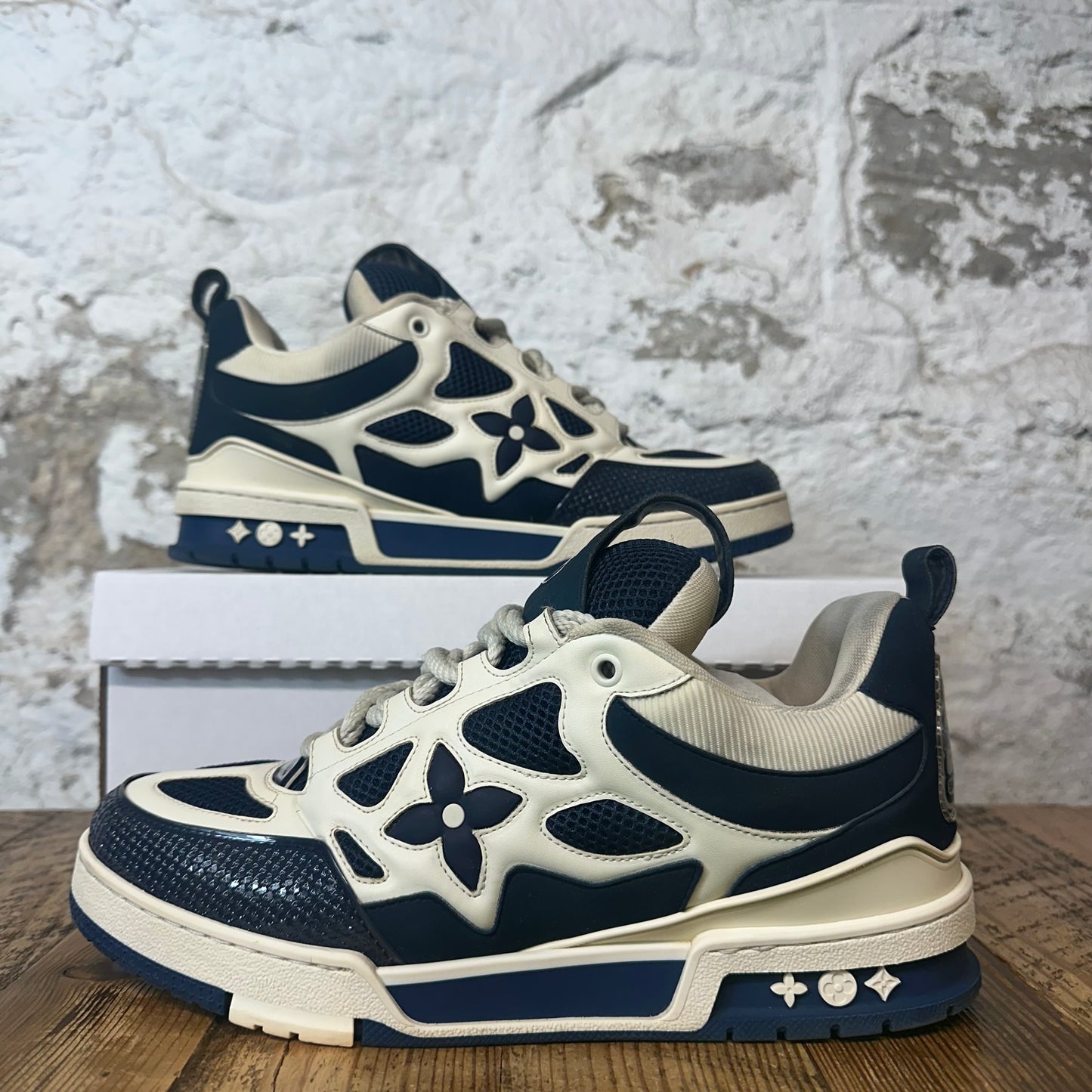 Louis Vuitton Navy White Skate Sneaker Sz 9.5 (8LV)