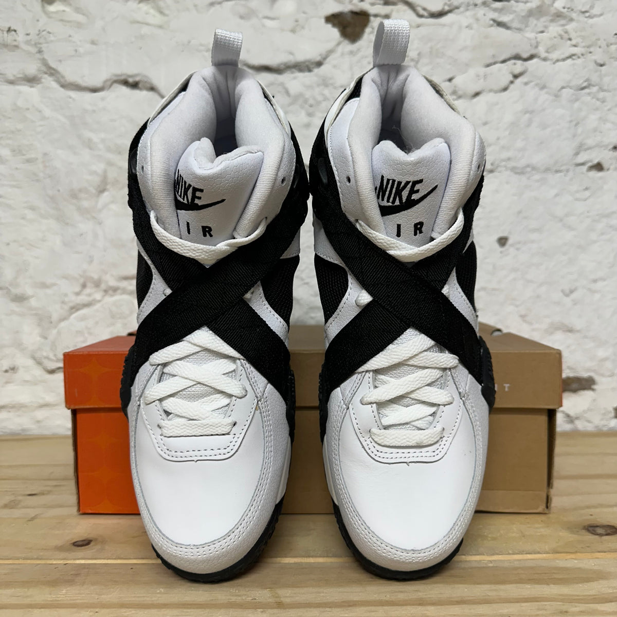 Nike Air Raid White Black Sz 10 DS