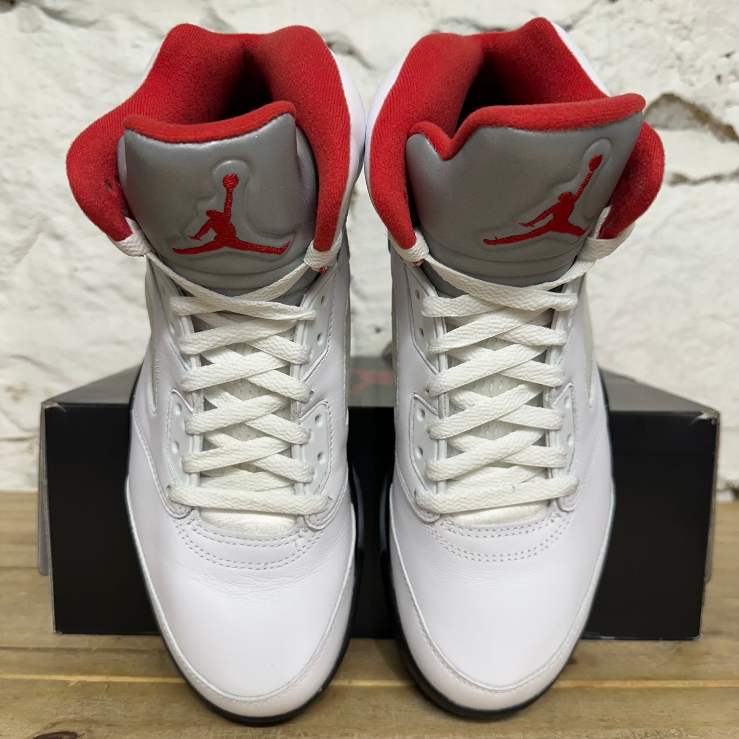 Air Jordan 5 Fire Red Silver Tongue (2020) Sz 9