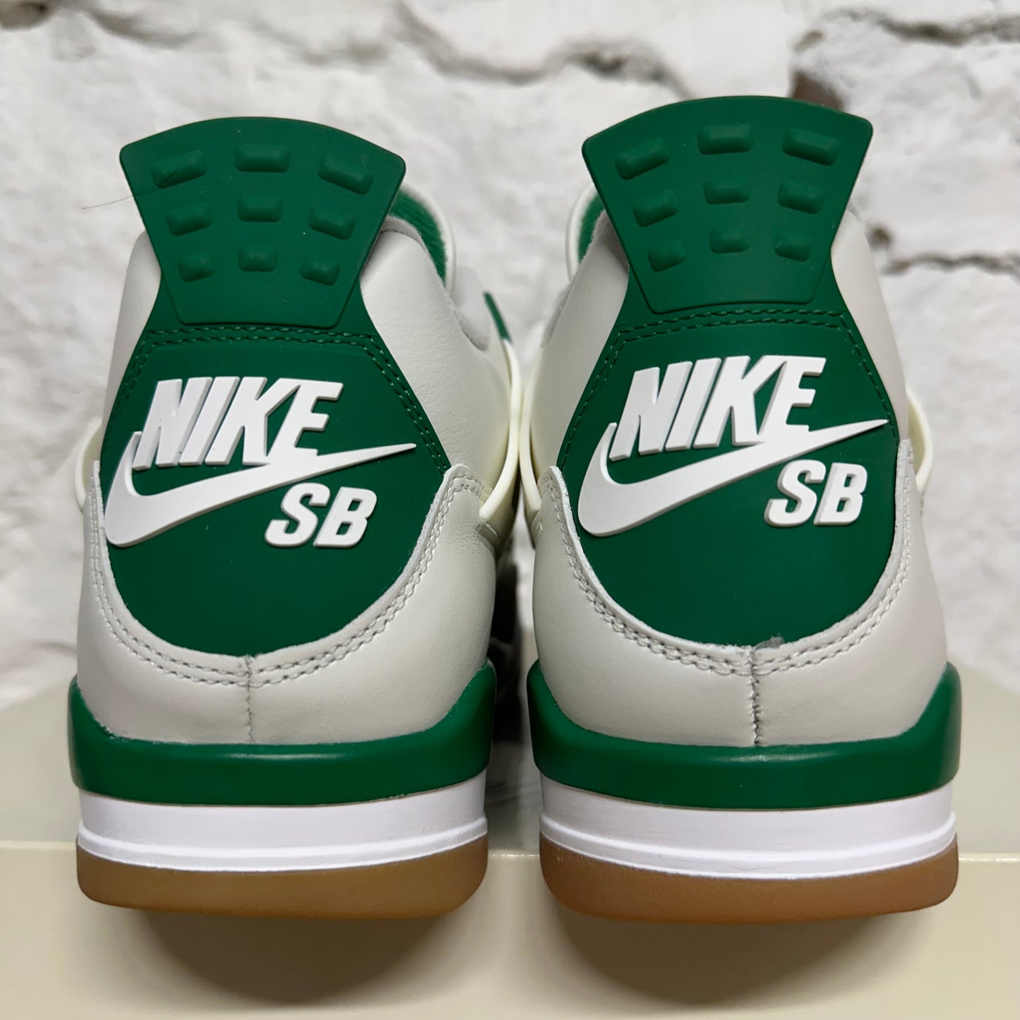 Air Jordan 4 SB Pine Green Sz 9 DS