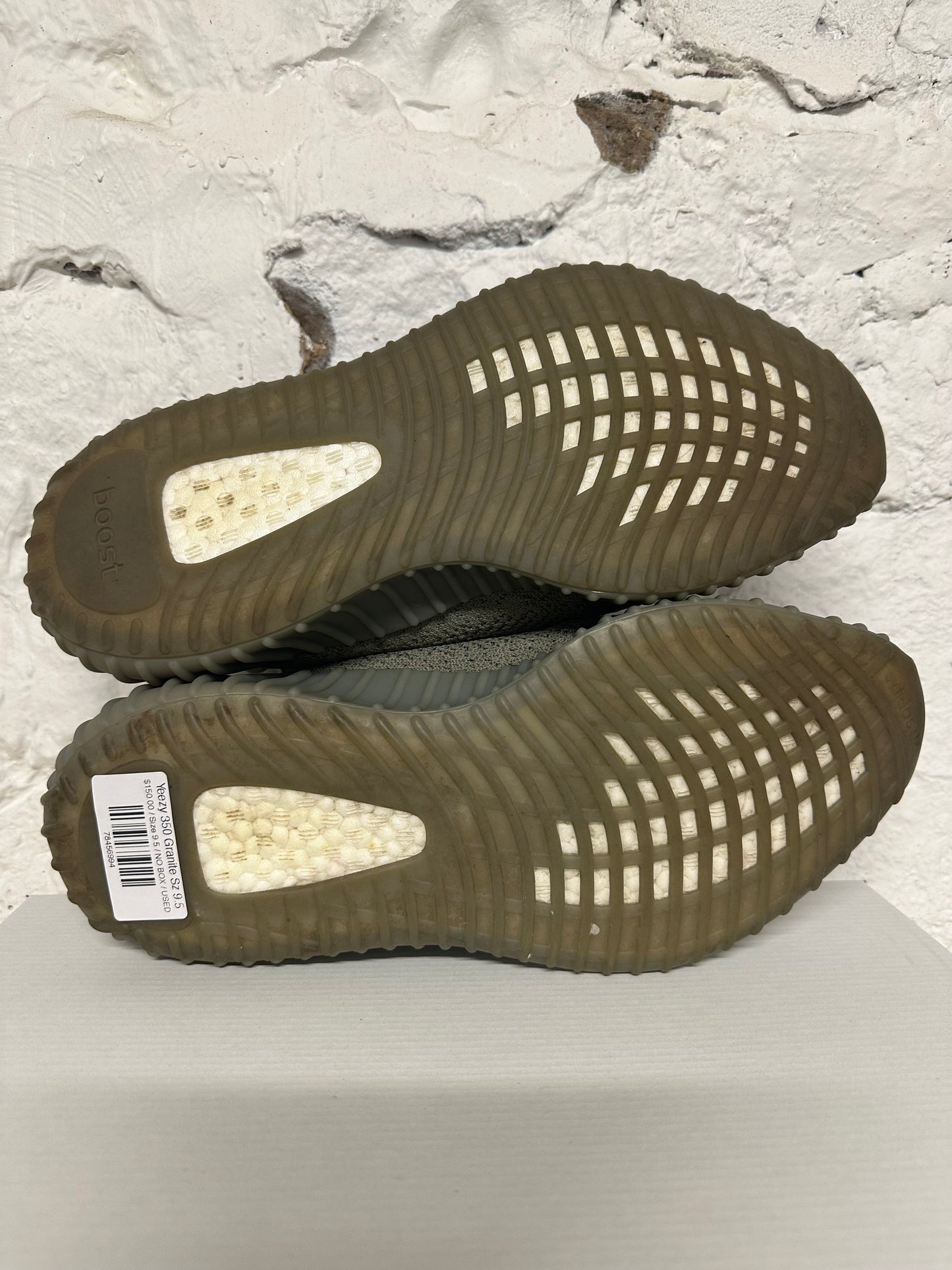 Yeezy 350 V2 Granite Sz 9.5