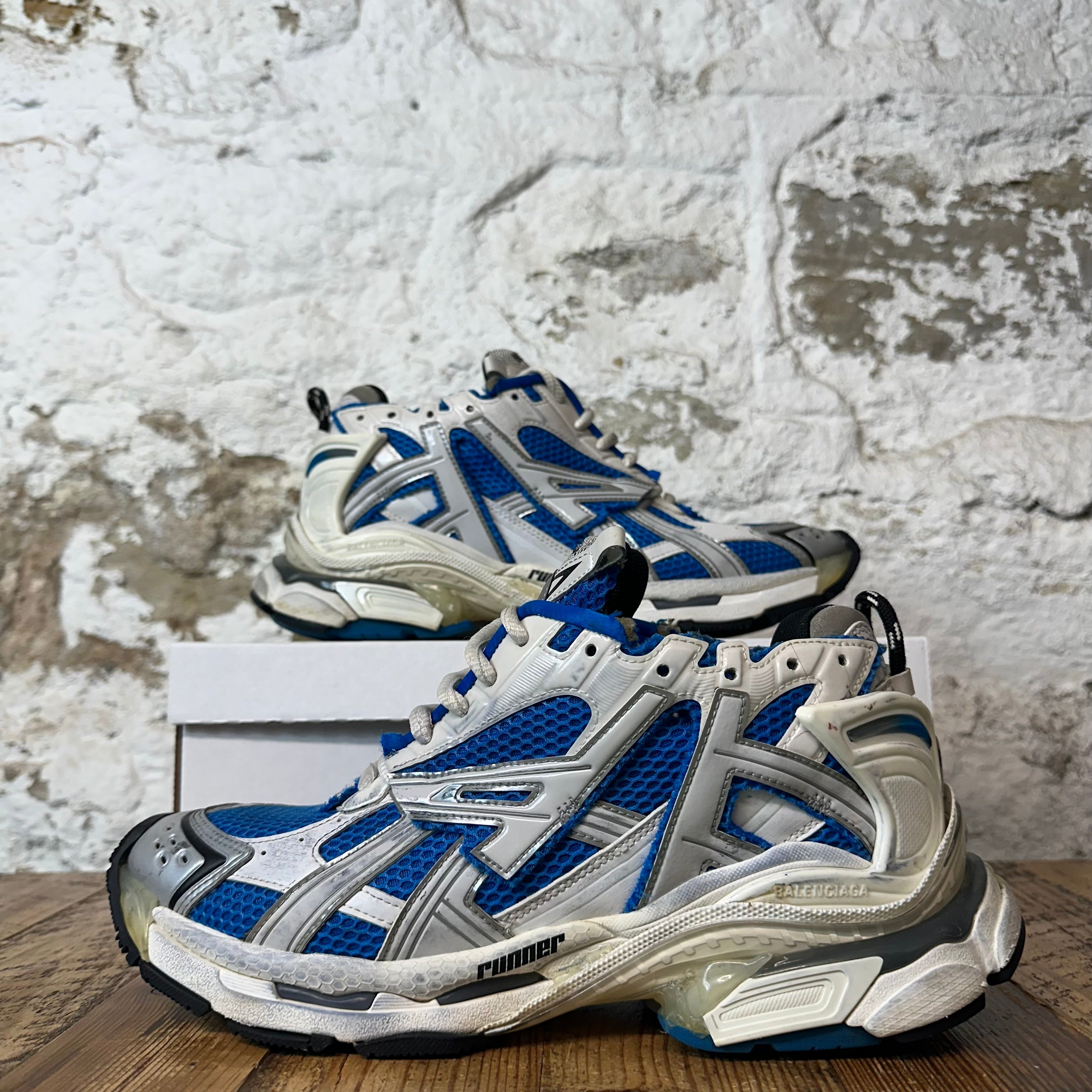 Balenciaga Runner Blue White Gray Sneaker Sz 9 (42)