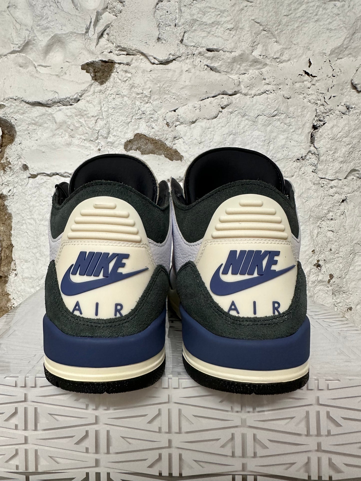 Air Jordan 3 A Ma Maniere Diffused Blue Sz 11 DS