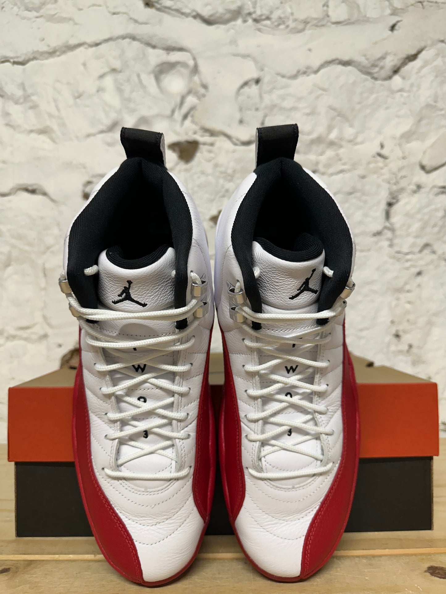 Air Jordan 12 Cherry Sz 11