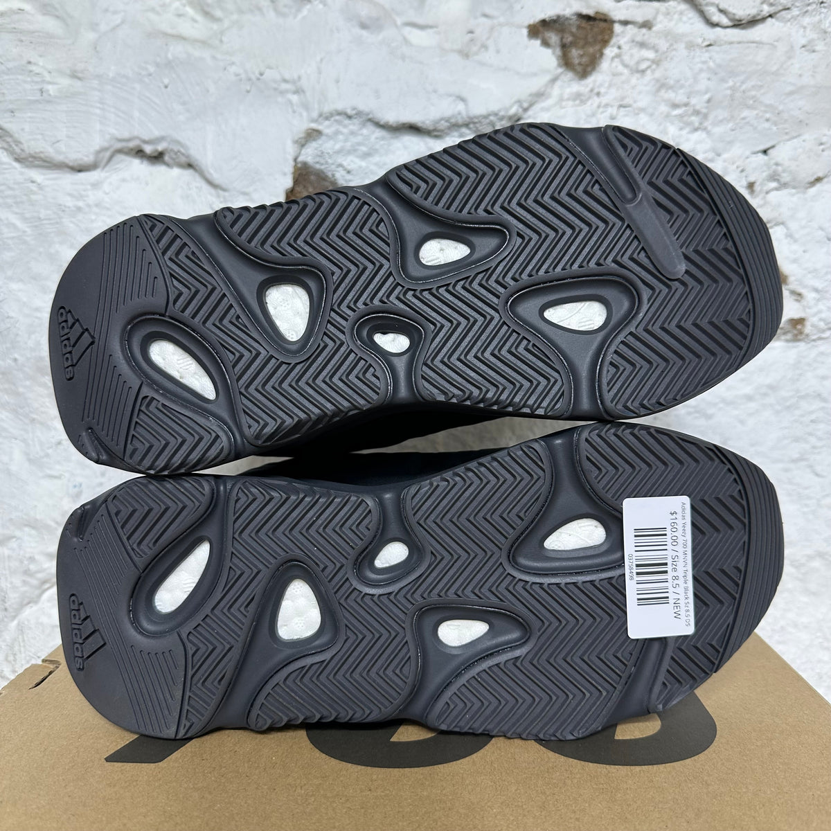 Yeezy 700 MNVN Triple Black Sz 8.5 DS