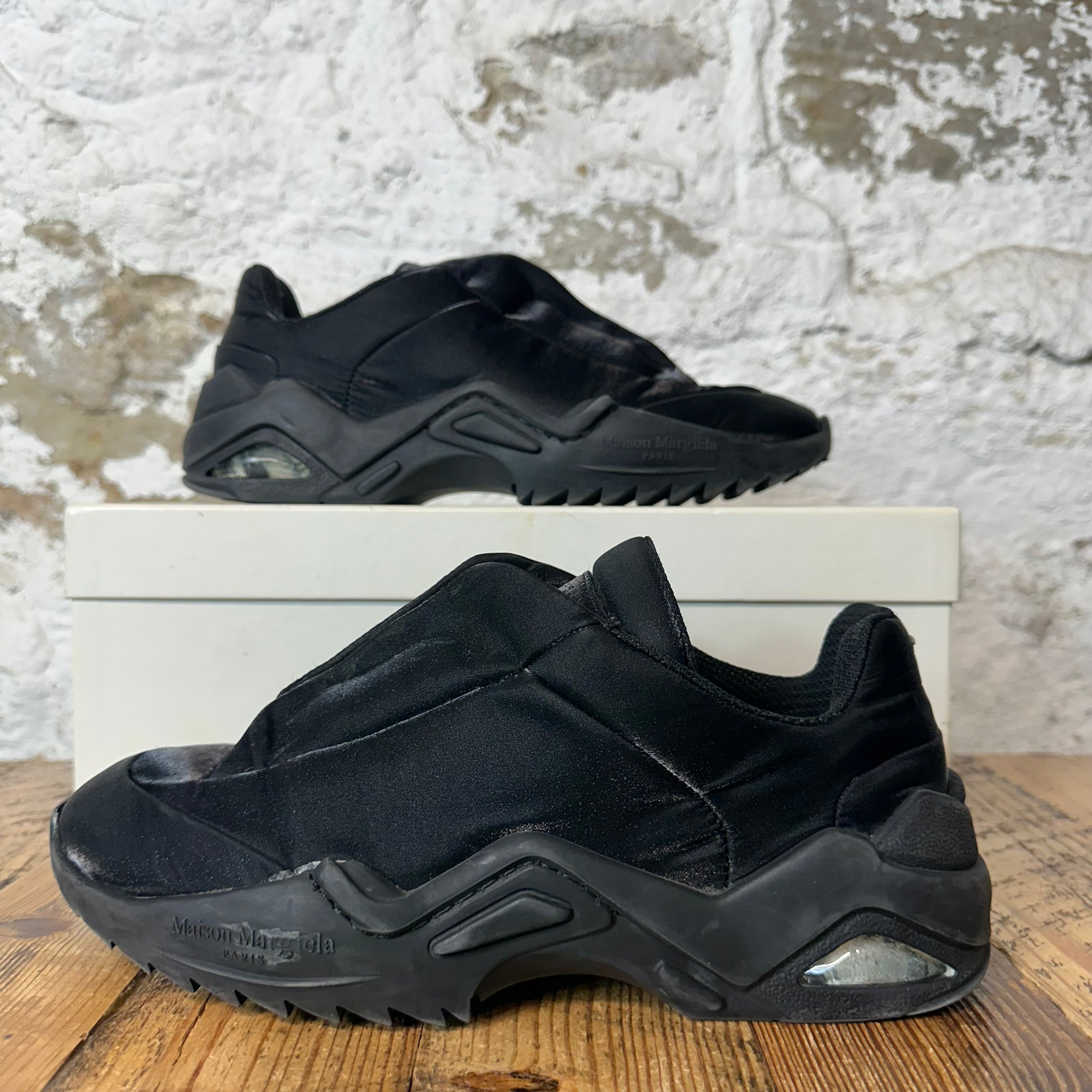 Maison Margiela Triple Black Future Runner Sneaker Sz 8 (41)