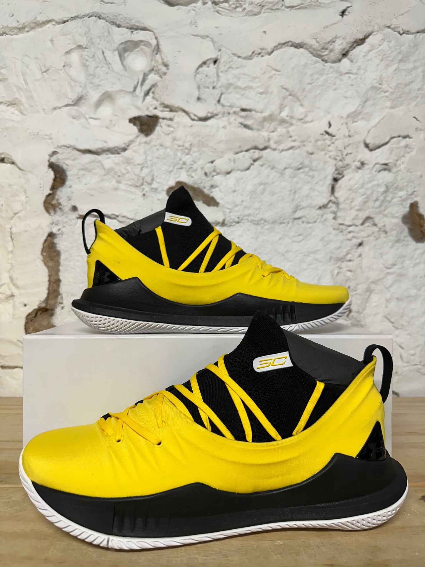 Under Armour Curry Icon 5 Custom Black Yellow Sz 10.5 DS