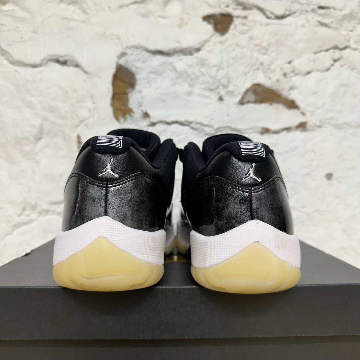 Air Jordan 11 Low Barons Sz 9.5