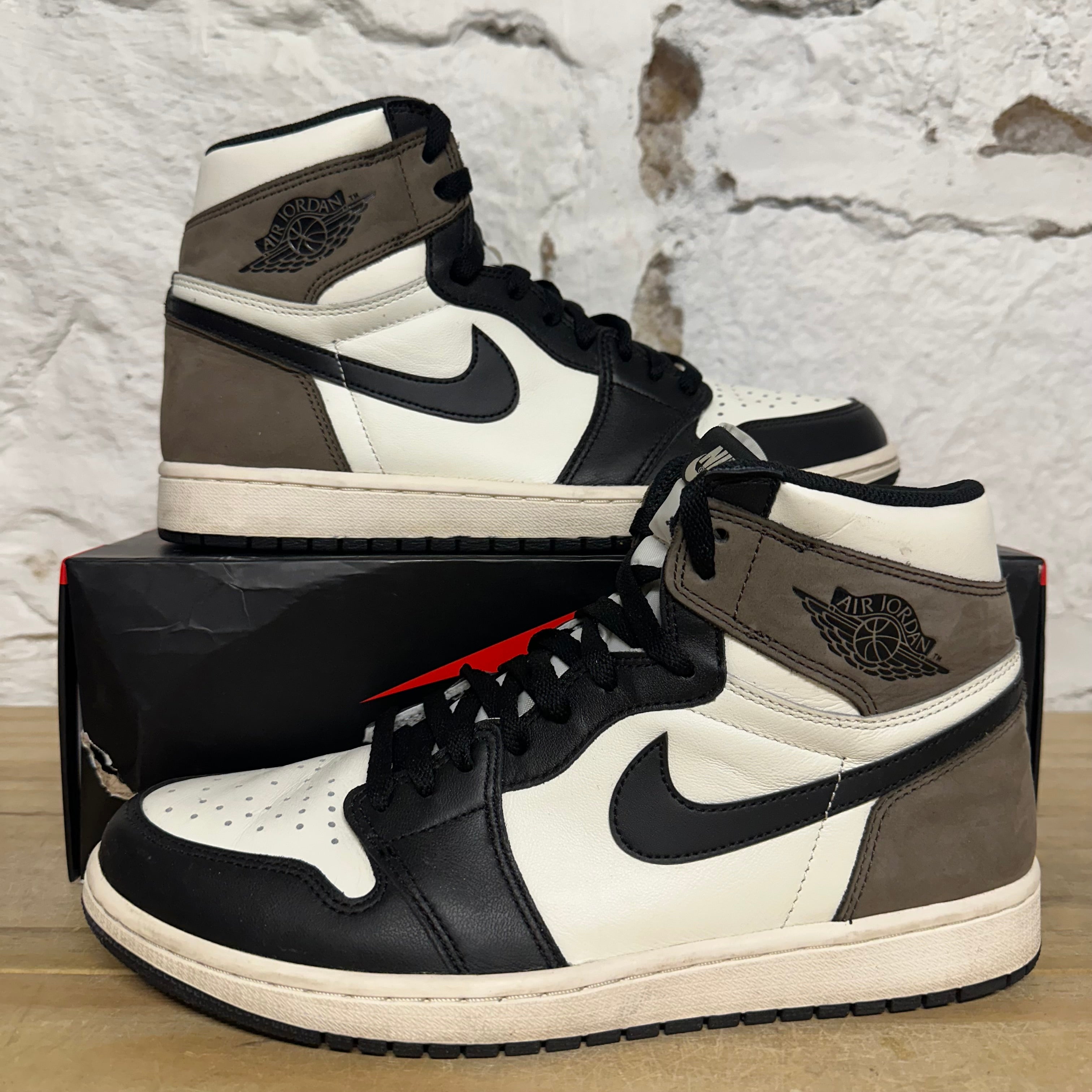 Air Jordan 1 High Dark Mocha Sz 10