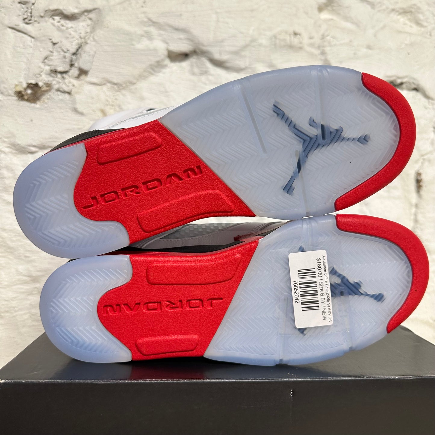 Air Jordan 5 Fire Red Black Tongue (2025) Sz 6.5Y DS