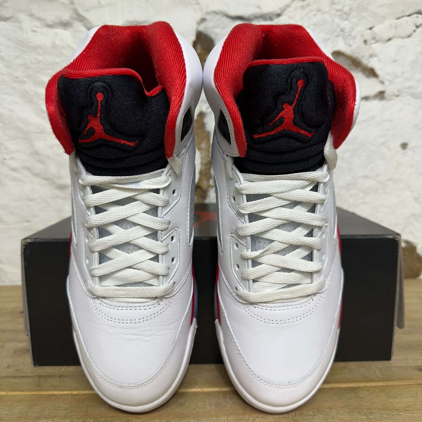 Air Jordan 5 Fire Red Black Tongue (2025) Sz 9.5