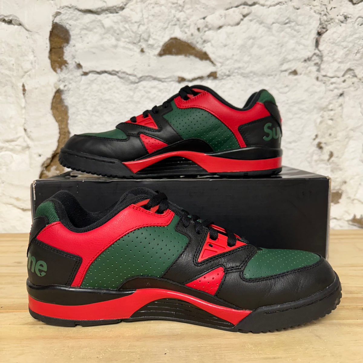 Nike Supreme Cross Trainer Black Green Red Sz 10.5