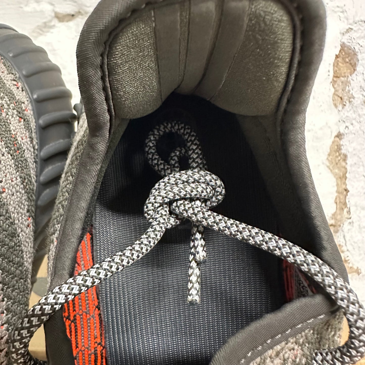 Yeezy 350 V2 Carbon Beluga Sz 12