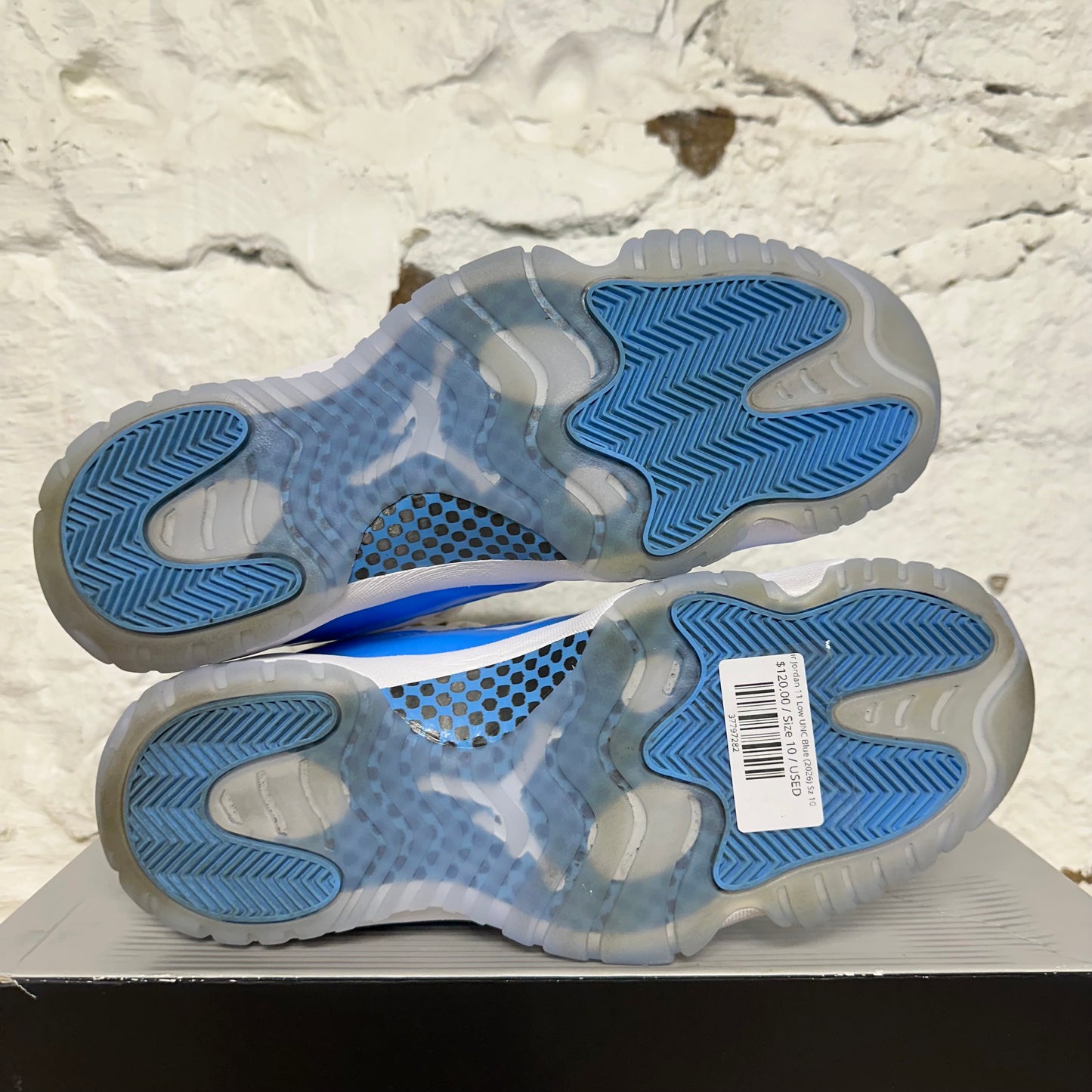 Air Jordan 11 Low UNC Blue (2026) Sz 10