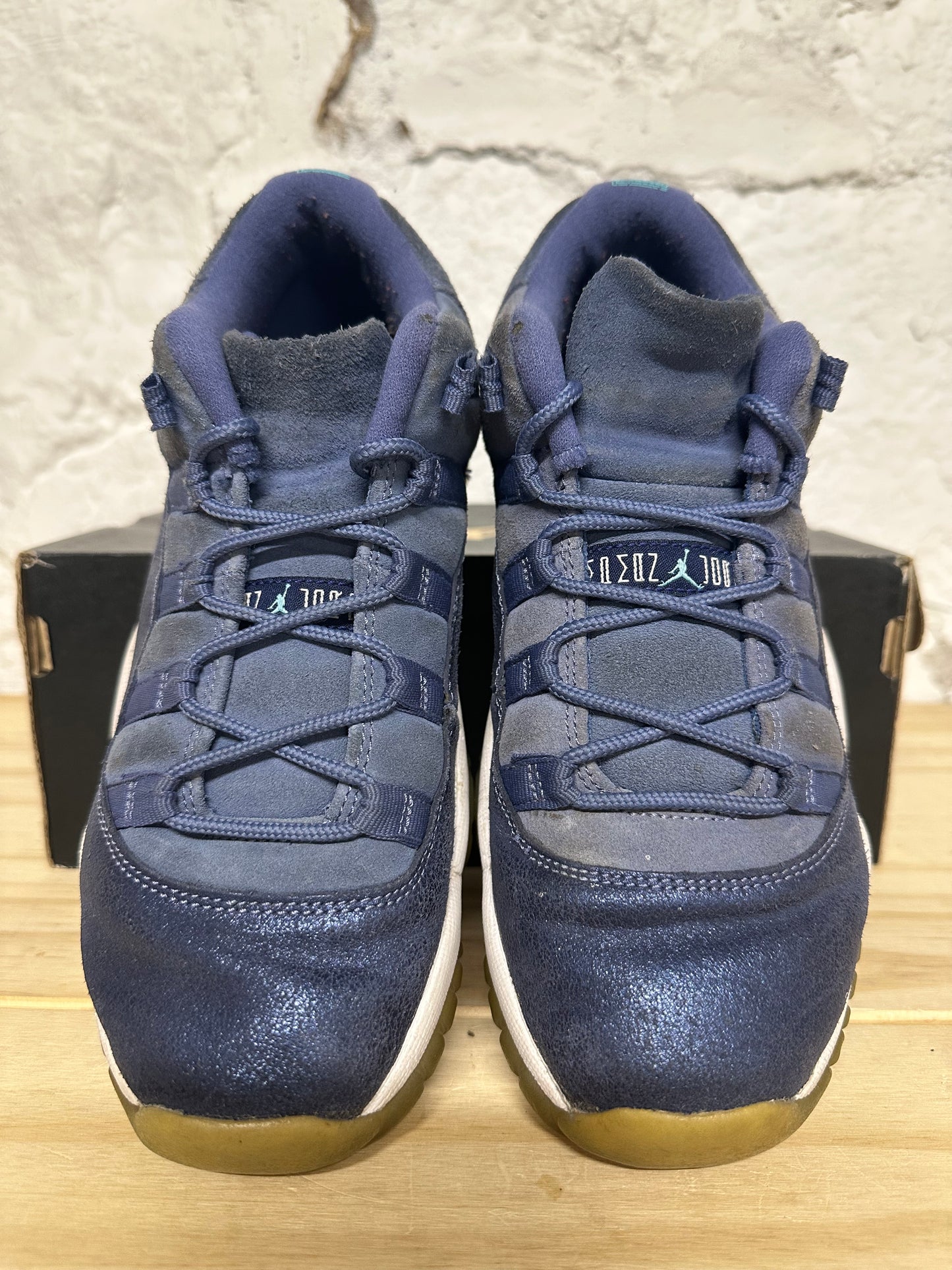 Air Jordan 11 Low Blue Moon Sz 6Y