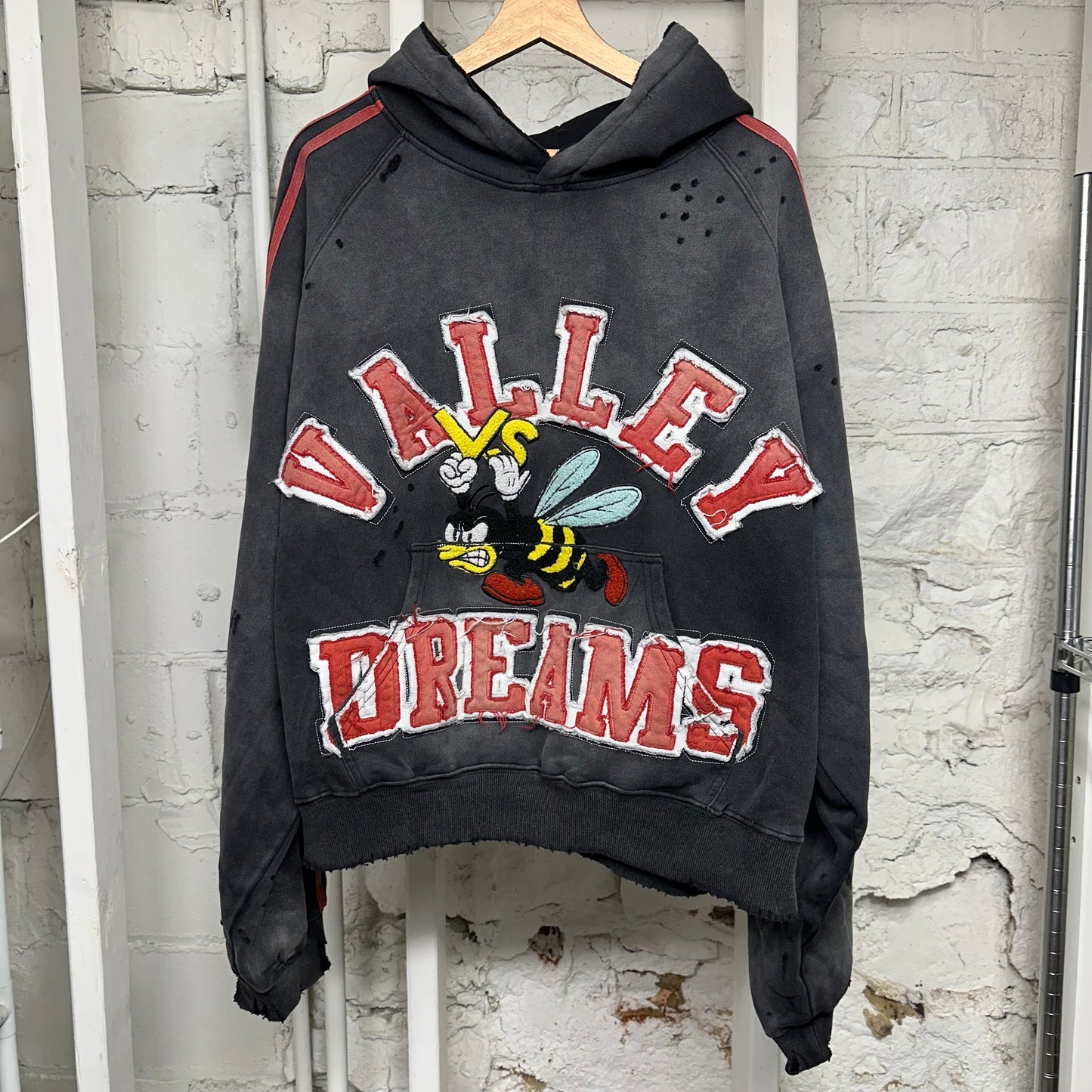 Vale Dreams Bee Black Hoodie Sz XXL DS