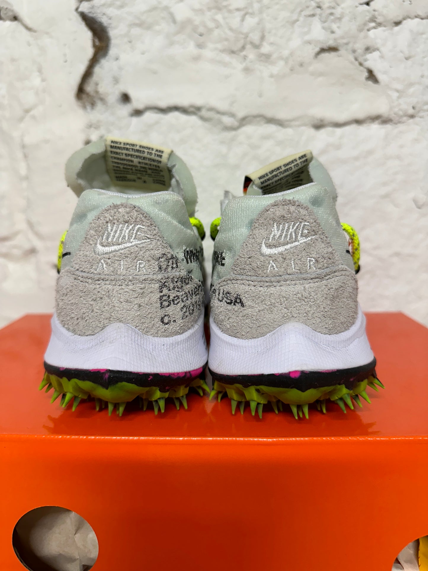 Nike Off White Zoom Kiger White Sz 5 (6.5W)